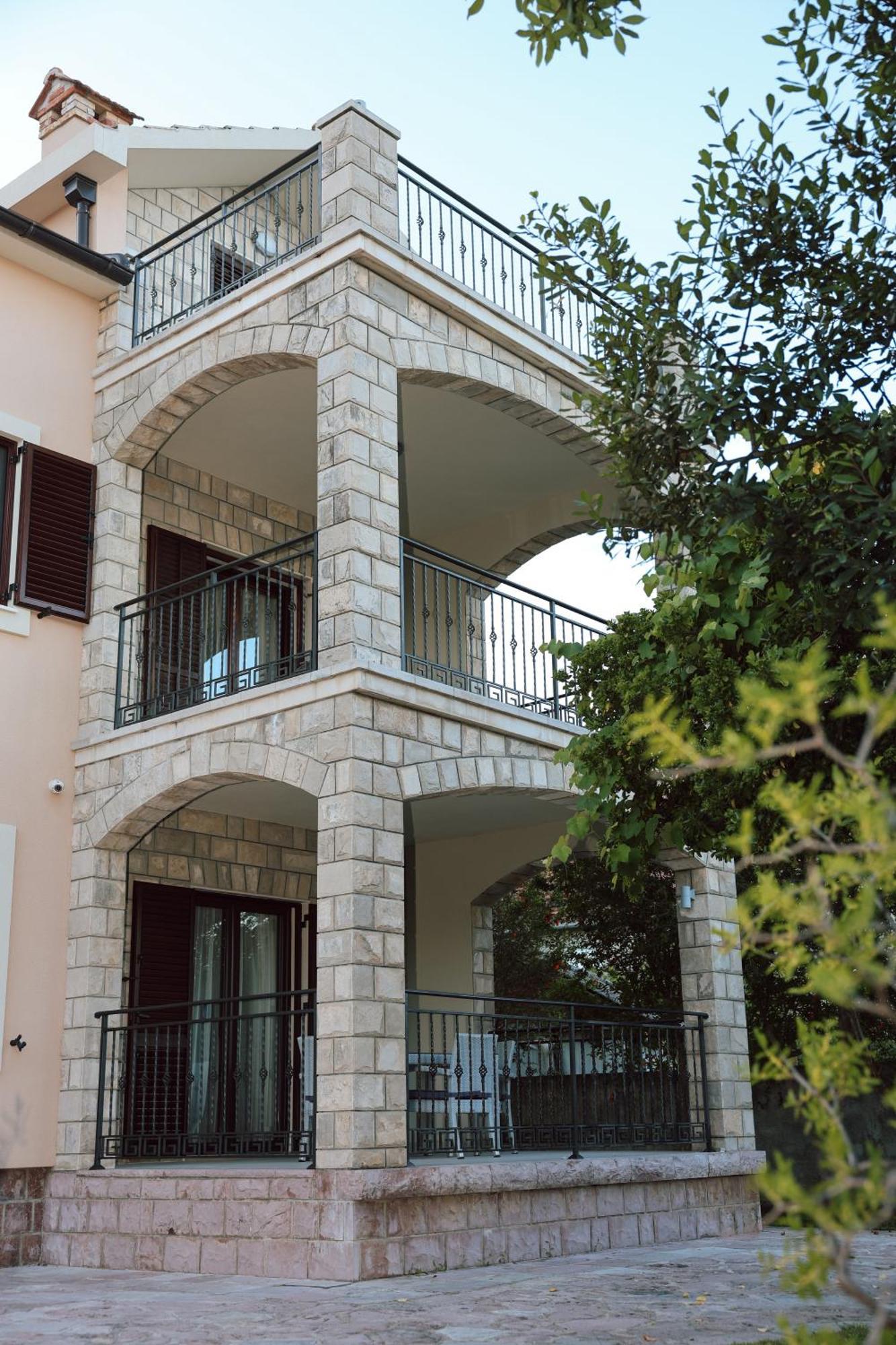 Apartments N & S - Private Parking & 1 Minute To The Beach Herceg Novi Exterior photo