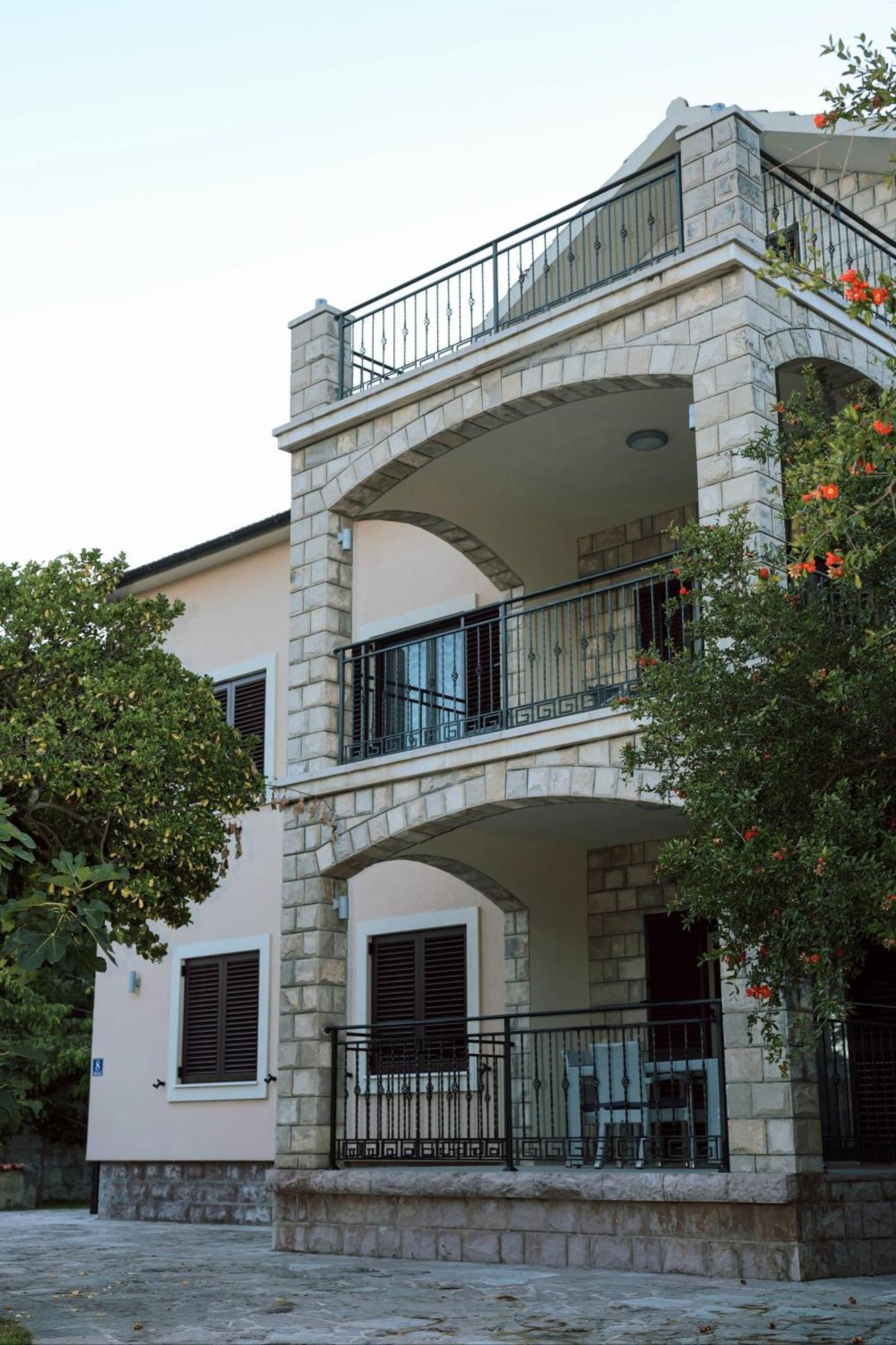 Apartments N & S - Private Parking & 1 Minute To The Beach Herceg Novi Exterior photo